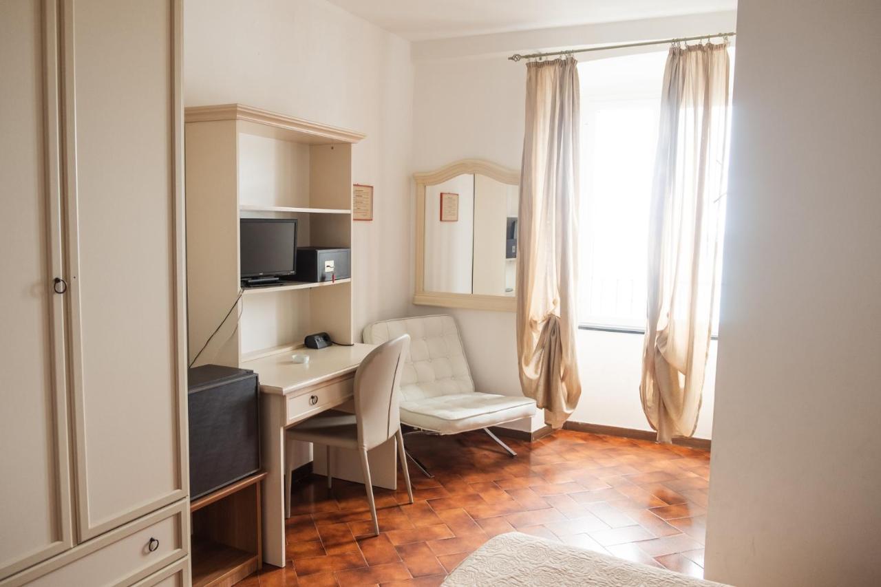 Hotel Miramare Noli Esterno foto