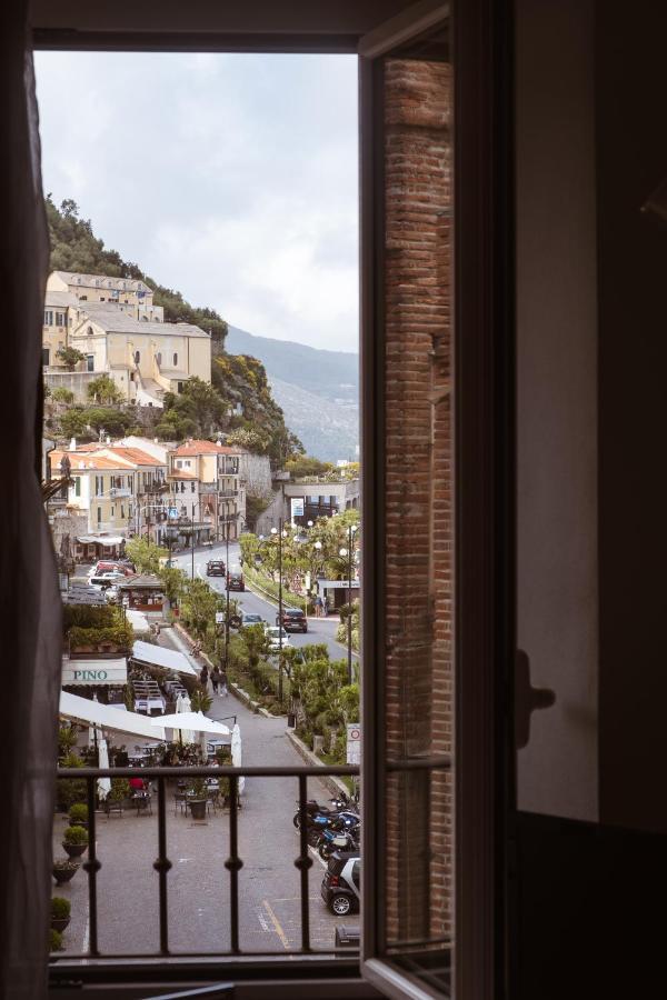 Hotel Miramare Noli Esterno foto