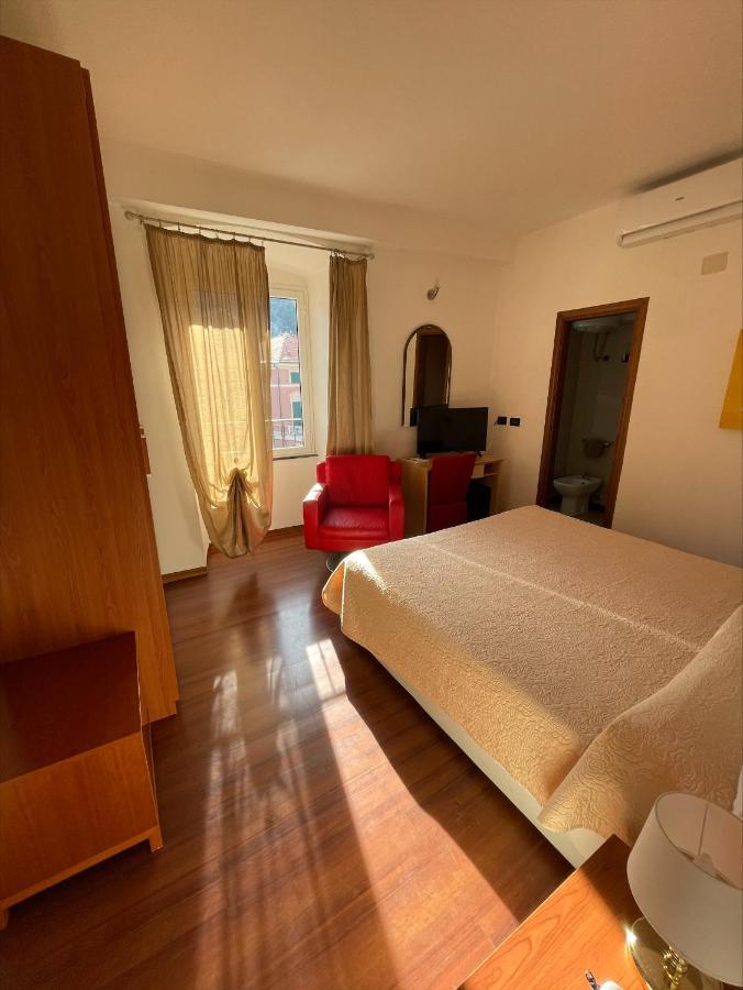 Hotel Miramare Noli Esterno foto