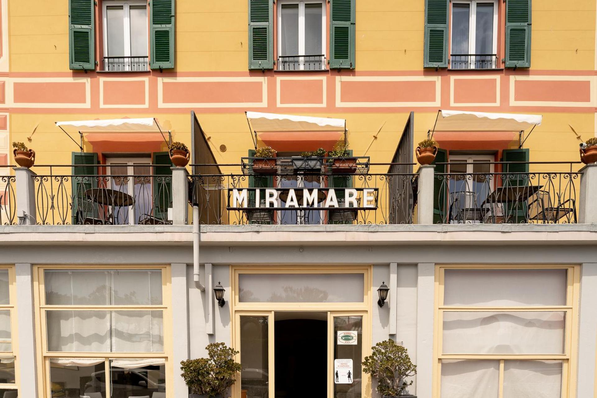 Hotel Miramare Noli Esterno foto