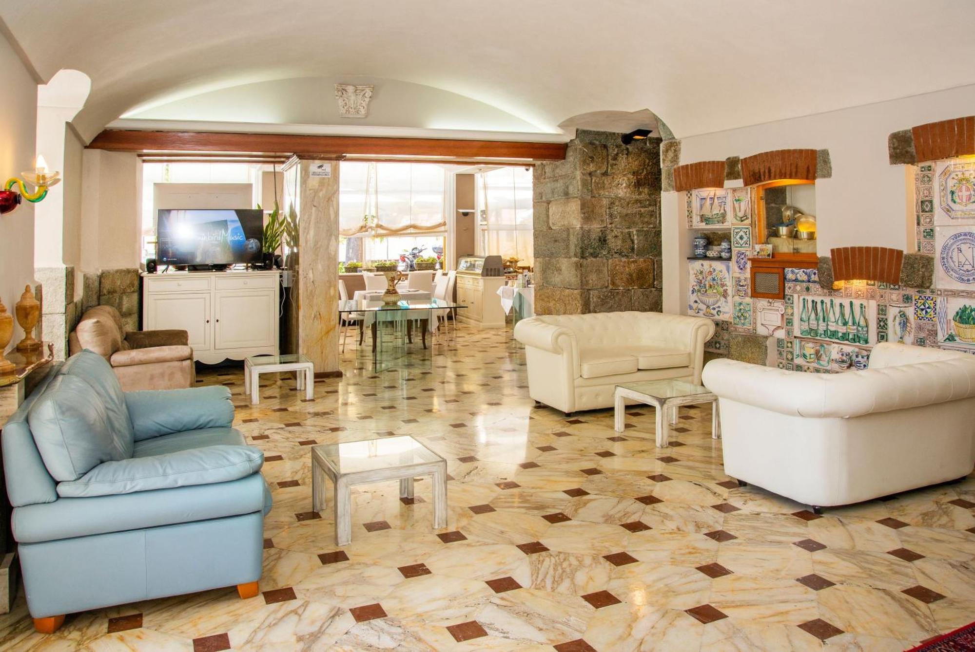 Hotel Miramare Noli Esterno foto